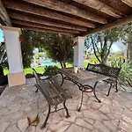 Casa Bet Con Piscina Y Jardin.