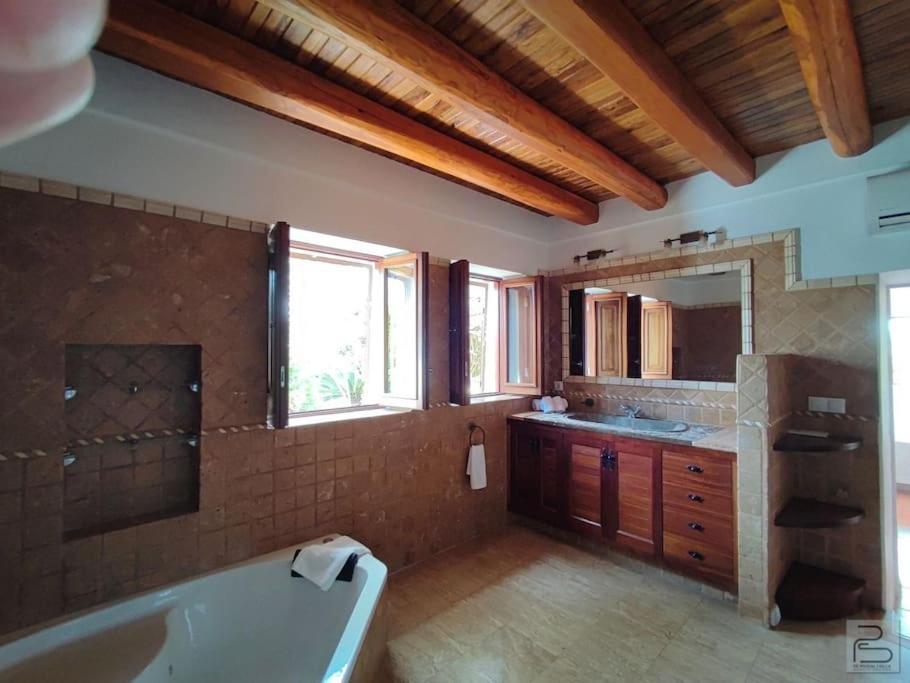 Hébergement de vacances Casa Bet Con Piscina Y Jardin.