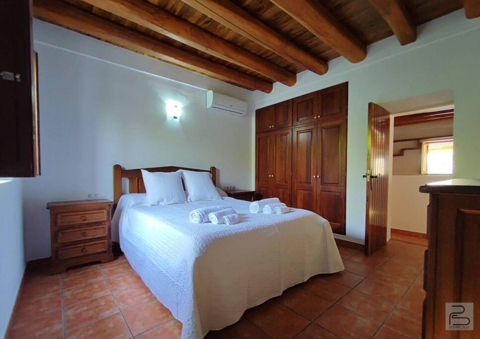 Casa Bet Con Piscina Y Jardin. Holiday home