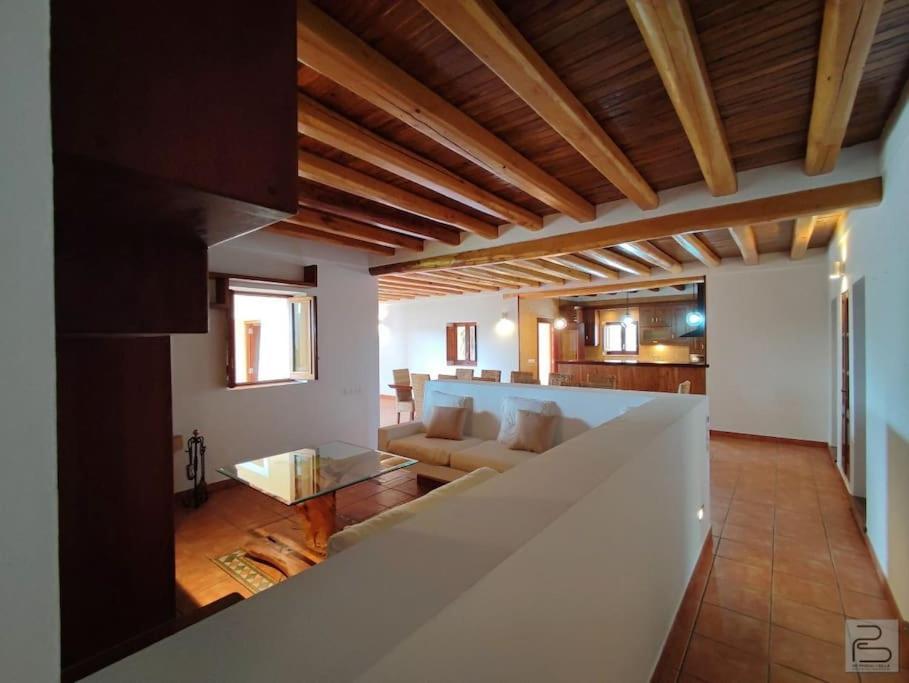 Casa Bet Con Piscina Y Jardin.