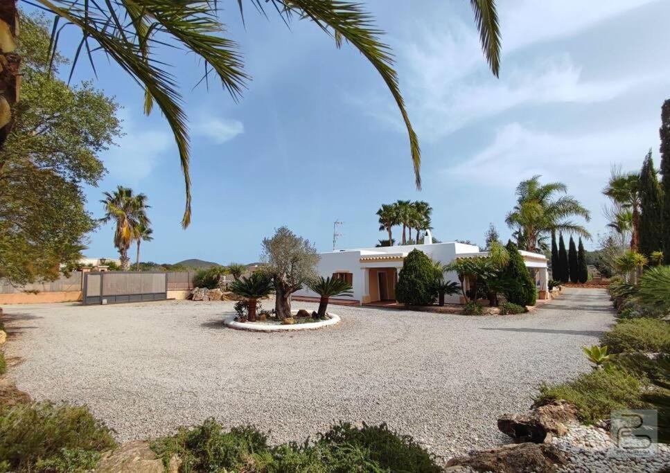 Casa Bet Con Piscina Y Jardin. Sant Miquel De Balansat