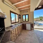 Casa Bet Con Piscina Y Jardin.