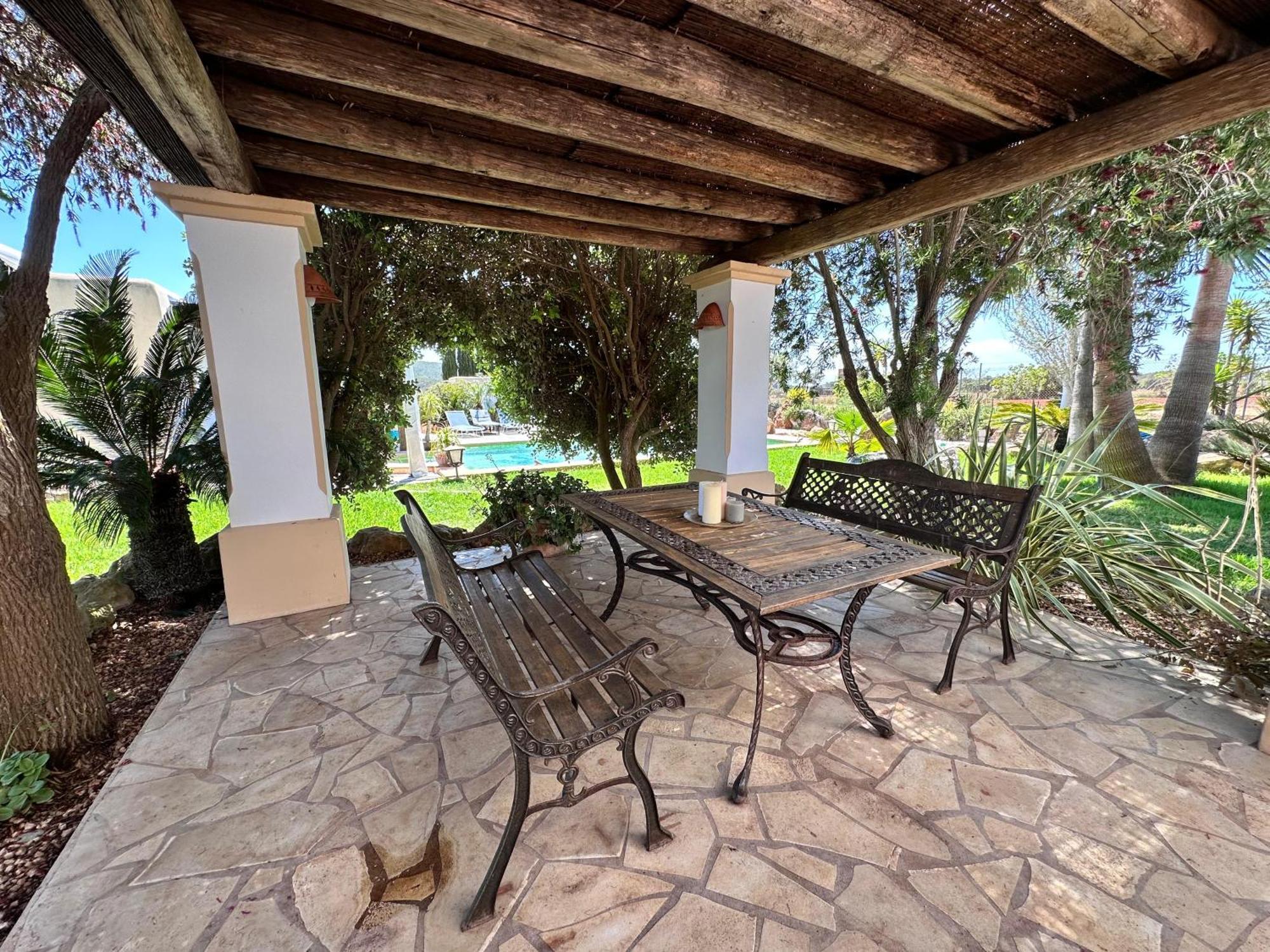 Casa Bet Con Piscina Y Jardin.